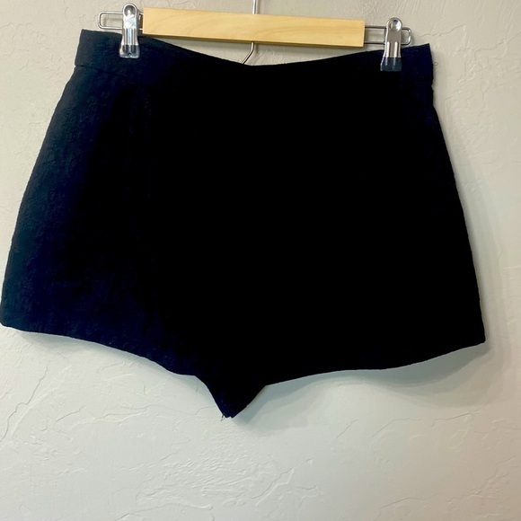 Free People black lace pattern shorts size 4 - Picture 1 of 7